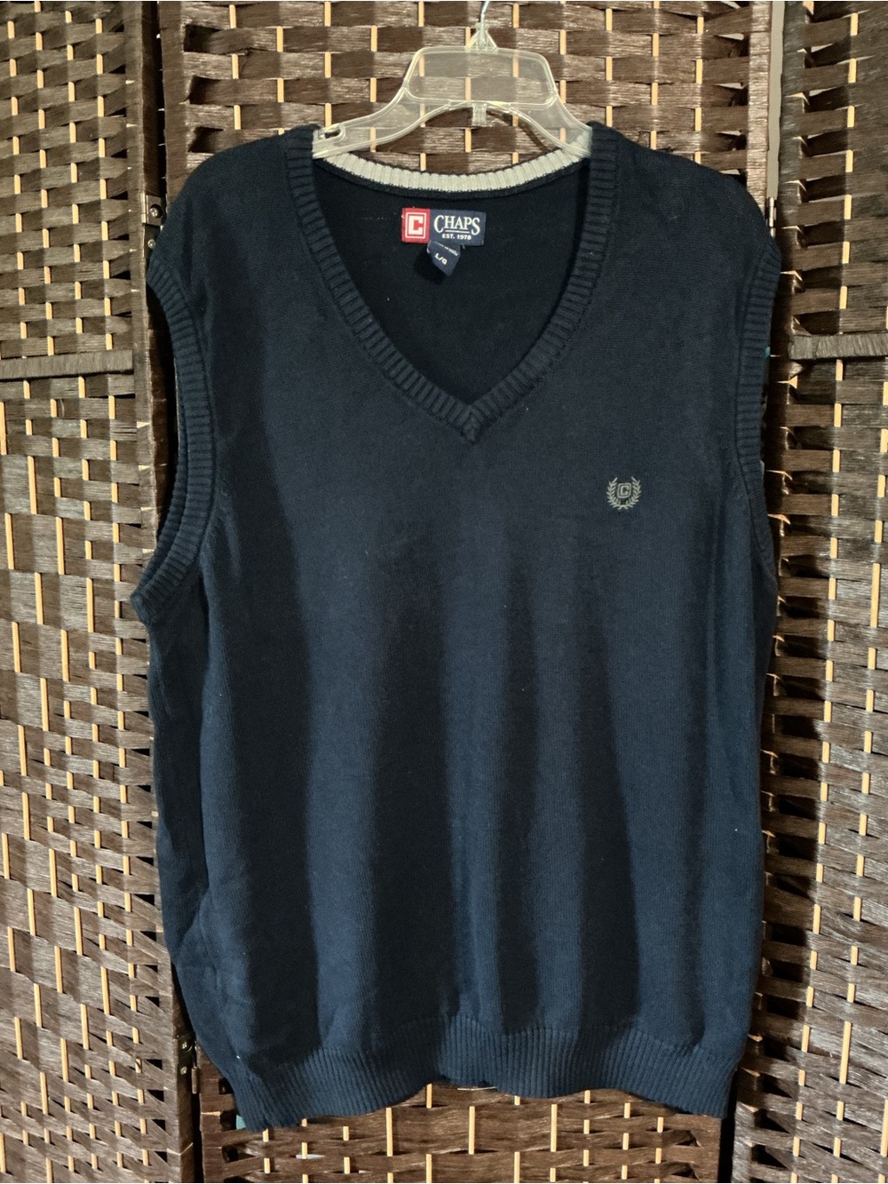 Chaps Men's Navy V-Neck Knit Sweater Vest with Crest
